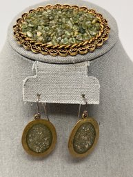 Gold Toned Jewelry Set With Jade Colored Stones (J60) Brooch And Earrings