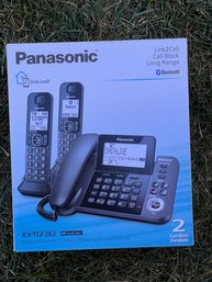 Panasonic Link To Cell Long Range 2 Cordless Handsets KX-TGF382