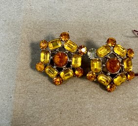 45. Vintage Golden Amber Glass Brooch (2)