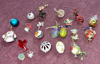 24. Vintage Lot Of Christmas Ornaments (21)