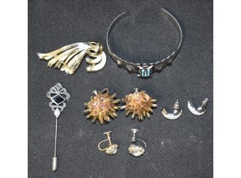 130. Collector's Lot Of Costume Jewelry Inc. Lisner