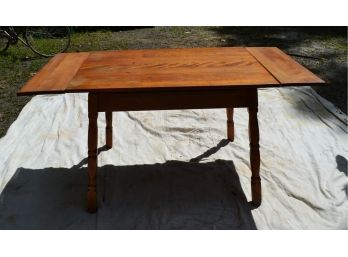 Extending Dinner Table With Detachable Legs