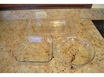 Four Assorted Pyrex Baking Dishes