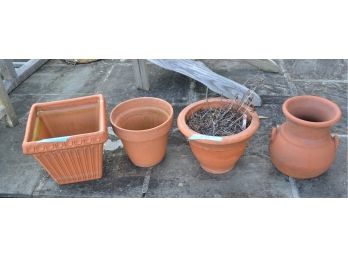 4 Terracotta Planters