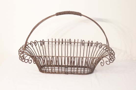 Vintage Large Iron Basket (T-68)