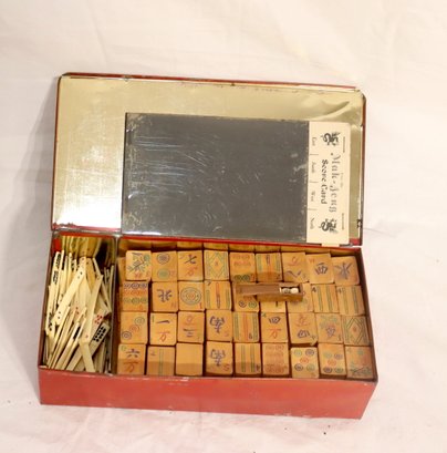 Vintage Mahjong Set In Tin Case Bone Scoring Sticks (A-68)