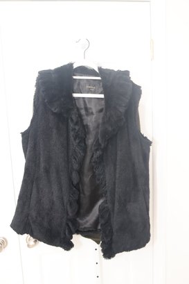 Damsel New York Size L Fur Vest And Vince Sweater (C-20)