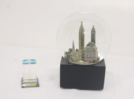 NY City Snow Globe Music Box And Hologram Crystal