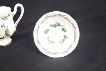 Royal Albert Creamer And Sugar Bowl (I-12)