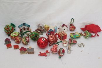 Christmas Decor W Vintage Ornaments (A-31)