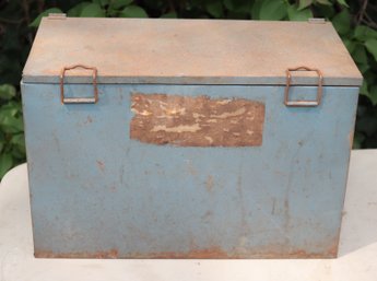 Vintage Metal Box (G-37)