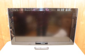 Samsung LN40A530 40' 1080p LCD HDTV  WITH REMOTE