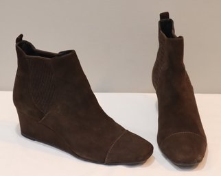 Brown Suede Vince Camuto Wedge Heel Boots Size 8m/38 9J-73)