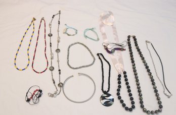 Necklace Lot (J-3)