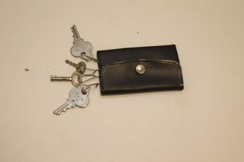 Vintage American Tourister Luggage Keys W/ Jackson Heights Savings And Loan Key Wallet (M-77)