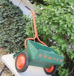 Vintage Scotts Classic Metal Drop Spreader Lawn Fertilizer Model 35-3. (G-68)