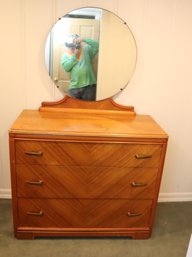 HUNTLEY ANTIQUE ART DECO BEDROOM DRESSER W/ MIRROR (N-60)