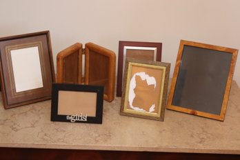 Picture Frame Lot (J-7)