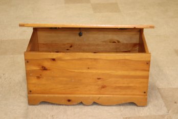 Wooden Toy Chest (o-58)