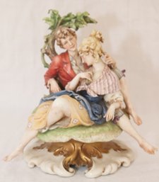 Capodimonte Porcelain Lovers Figurine  (M-9)
