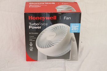 New In Box Honeywell TurboForce Electric Table Air Circulator Fan HT-904 White (M-34)