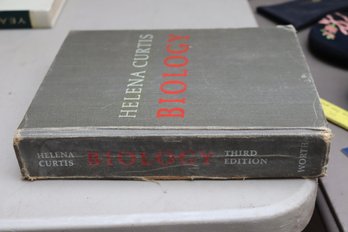 1979 Helena Curtis BIOLOGY Third Edition Textbook (H-44)