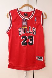 NWT Michael Jordan Chicago Bulls  Hardwood Classics Jersey Size XL #23 (C-42)