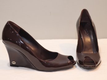 GUCCI Patent Leather Peep-Toe Wedges Eggplant  Size 6B. (AS-16)