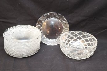 Vintage Glass Plates And Serving Bowl (M-38)