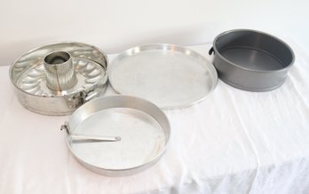 Calphalon Ring Pan And More Baking Pans (R-24)