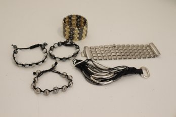 Bracelet Lot (J-76)