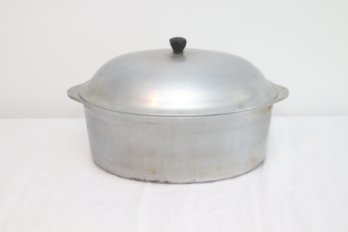 Vintage Aluminum Cookware Household Institute Oval Dutch Oven Roaster W/Lid. (R-35)