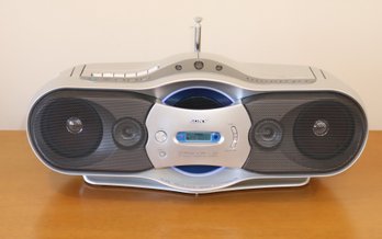 SONY CFD-F10 CD Radio Cassette Boombox. Dual Acoustic Bass Expansion (M-63)