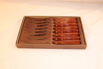 Vintage Set Of Robinson Stainless Steel Steak Knives  NEVER USED (M-80)