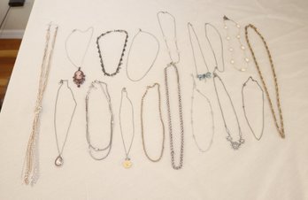 COSTUME JEWELRY NECKLACE LOT (J-3)