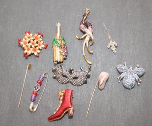 Assorted Pins Brooches (J-14)