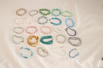 Costume Jewelry Lot: Beaded Bracelets (J-19)