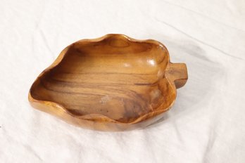 Vintage Carved Wooden Leaf Bowl Made In Philippines (A-54)