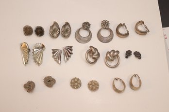 Vintage Clip-on Earring Lot (J-32)