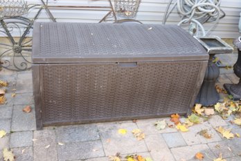 Suncast Storage Deck Box (B56)