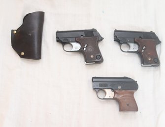 3 Vintage Starter Pistols .22 Cal Blanks Mondial 19X & 2 Express 7 Made In Italy 1 Holster & Blanks. (S-47)