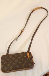 Louis Vuitton LV Monogram Crossbody Handbag Purse (P-6)