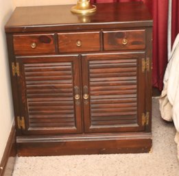 Vintage Brown Wood End Table Night Stand (F-55)