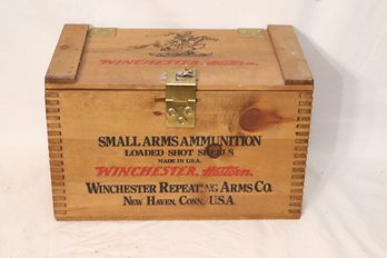 Winchester Repeating Small Arms Ammunition Wooden Box Crate Made In USA (S-57)