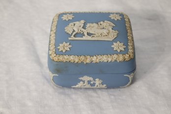Vintage Wedgwood Blue Jasperware Trinket Box (H-54)