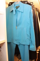 Womans Suit Lot: Ralph Lauren, Dana Buchman, Valentino, Emanuel, (A-87)