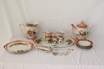 Cute Vintage Luncheon Set (F-24)