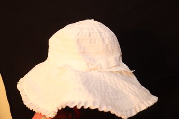 New With Tags Charter Club White Sun Hat (R-7)