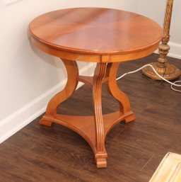 Ethan Allen Legacy Round Side Table. (I-90)