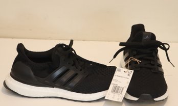 NWT ADIDAS Ultraboost 5.0 DNA Running Shoes Black Size 5 (JC-26)